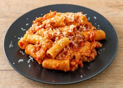 rigatoni-al-ragu.jpeg