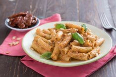 rigatoni-con-pesto-di-pomodori-secchi_780x520_wm.jpeg