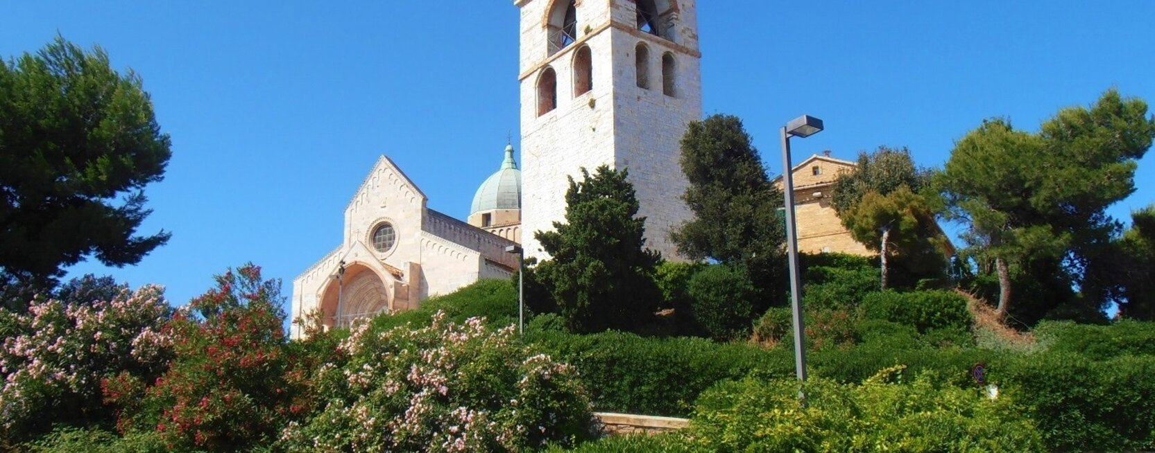 7a_immagine__eva_kottrova_spumarche__territorio_pasticceria_salvatore_lo_faro_ancona_duomo_1