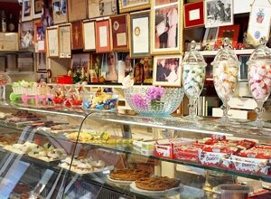 banco3salvatore_lo_faro_pasticceria_ancona_bancone_1