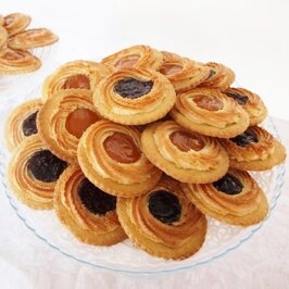 7b3_immagine__eva_kottrova_spumarche__per_pasticceria_salvatore_lo_faro_ancona_assortimento_biscotti_xx