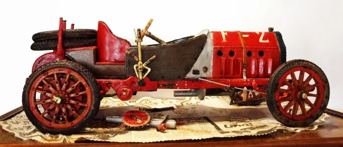 8a_immagine__eva_kottrova_spumarche__fiat_f2_grand_prix_car_in_pasta_di_mandorle_pasticciere_salvatore_lo_faro_ancona_1