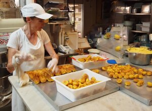 galleria_pasticceria_salvatore_lo_faro_ancona_torte_dolci_gelati_valeria galleria_pasticceria_salvatore_lo_faro_ancona_torte_dolci_gelati_valeria