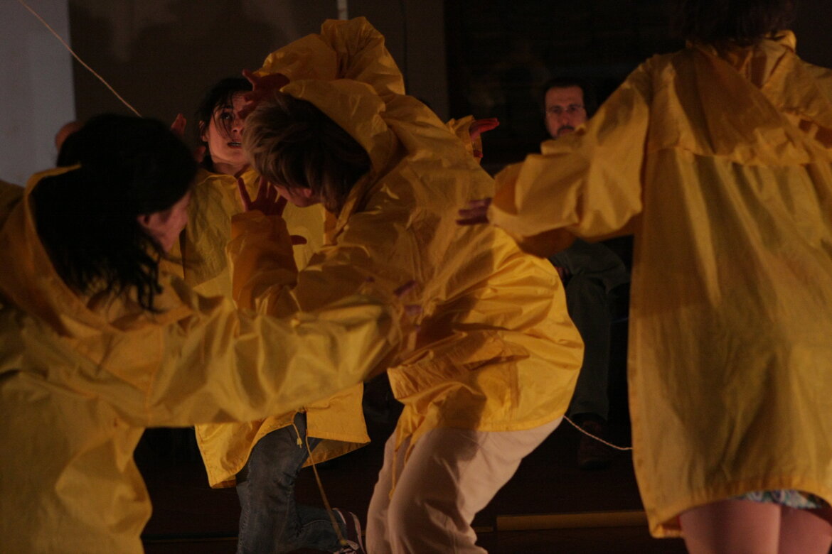 eyJlbiI6IkNvbiBBbGVzc2FuZHJhIERlZmZhY2lzLCBTaW1vbmV0dGEgQWluYXJkaSwgQW5uYSBGYW50b3p6aSwgQWxpY2UgTGFzcGluYSBlIEx1Y2EgVm9uZWxsYS4gUmVnaWEgZSBkcmEifQ==