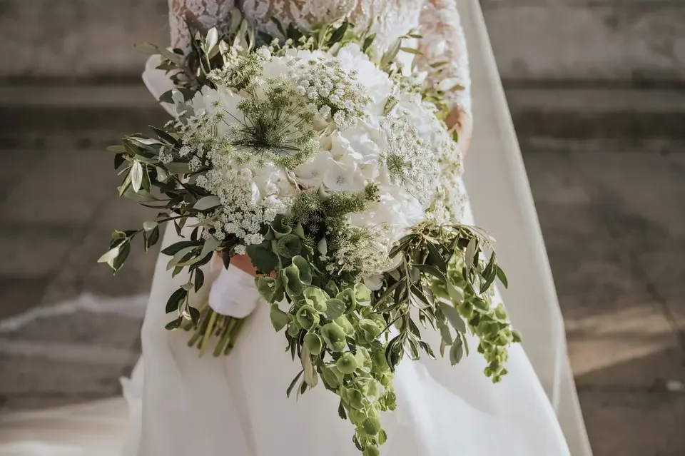 Il bouquet della sposa: significato, tradizione e come sceglierlo