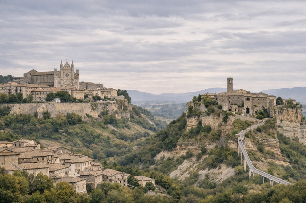 Immagine Fusion di Orvieto e Civita di Bagnoregio con il Duomo gotico e il borgo sospeso sulla rupe