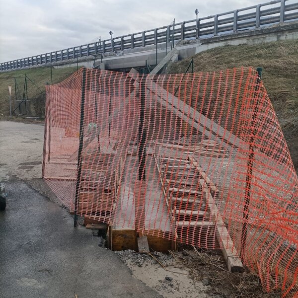 CANCELLO DI SICUREZZA A32 CANCELLO DI SICUREZZA A32