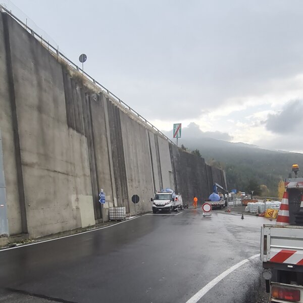 RISANAMENTO MURO ROCHEMOLLE RISANAMENTO MURO ROCHEMOLLE