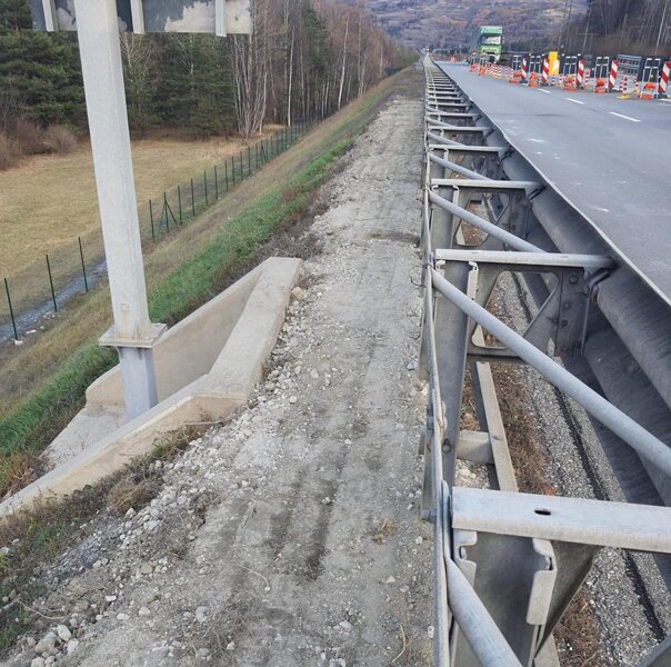 RIFACIMENTO TERRAPIENO AUTOSTRADALE A32 RIFACIMENTO TERRAPIENO AUTOSTRADALE A32