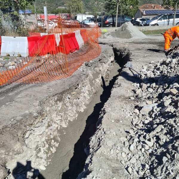 POSA TUBAZIONI E ASFALTATURA POSA TUBAZIONI E ASFALTATURA