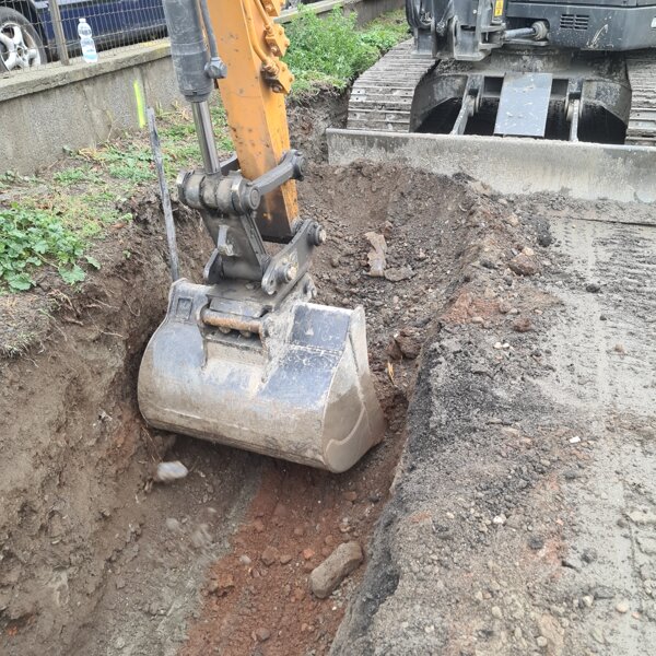 POSA TUBAZIONI E ASFALTATURA POSA TUBAZIONI E ASFALTATURA