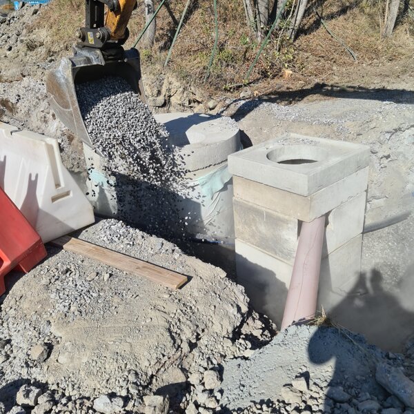 POSA TUBAZIONI E ASFALTATURA POSA TUBAZIONI E ASFALTATURA