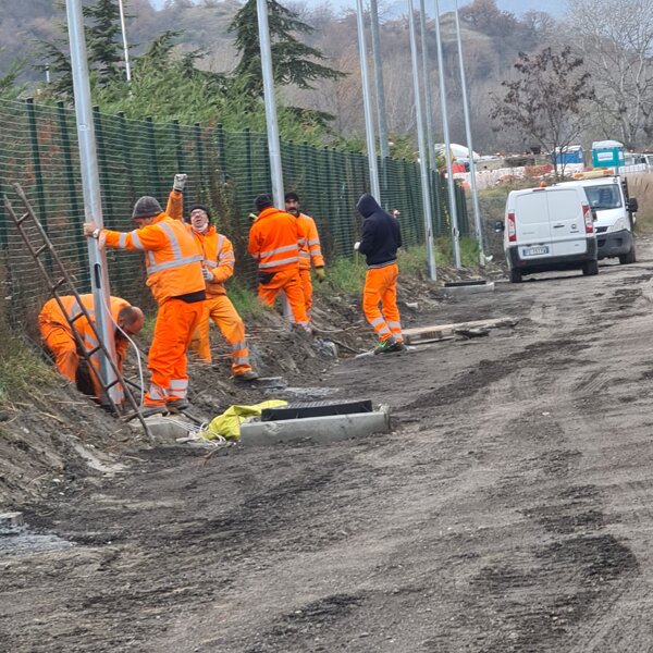 POSA TUBAZIONI E ASFALTATURA POSA TUBAZIONI E ASFALTATURA