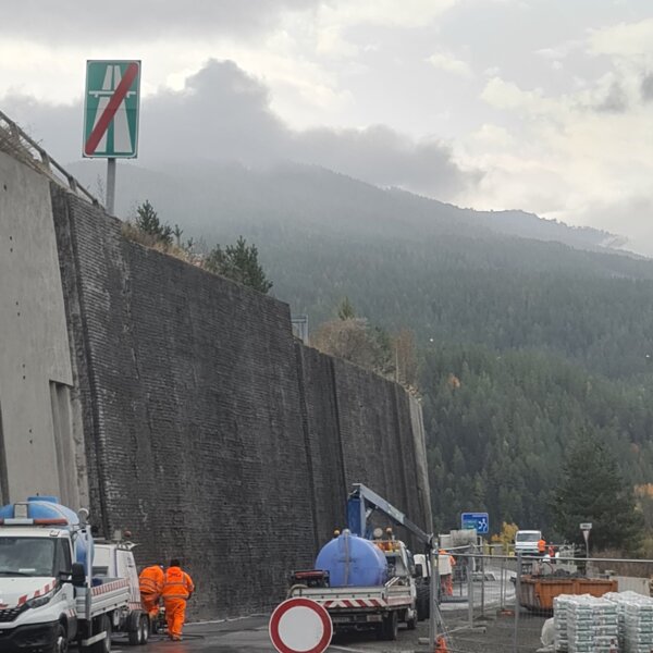 RISANAMENTO MURO ROCHEMOLLE RISANAMENTO MURO ROCHEMOLLE