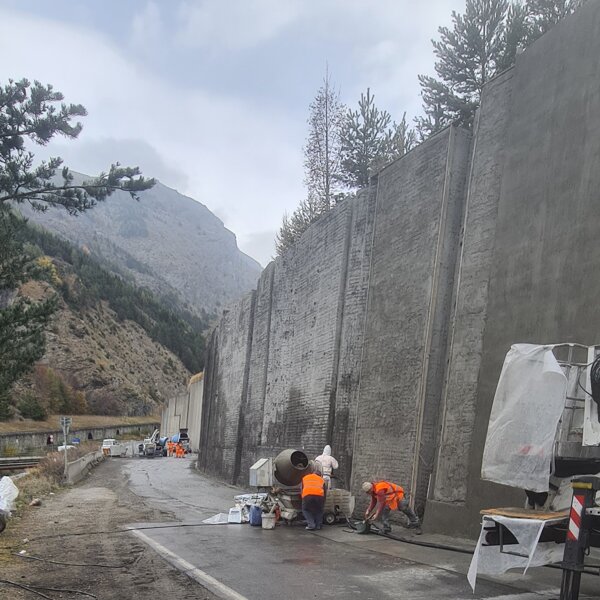 RISANAMENTO MURO ROCHEMOLLE RISANAMENTO MURO ROCHEMOLLE