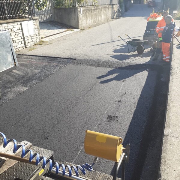 POSA TUBAZIONI E ASFALTATURA POSA TUBAZIONI E ASFALTATURA