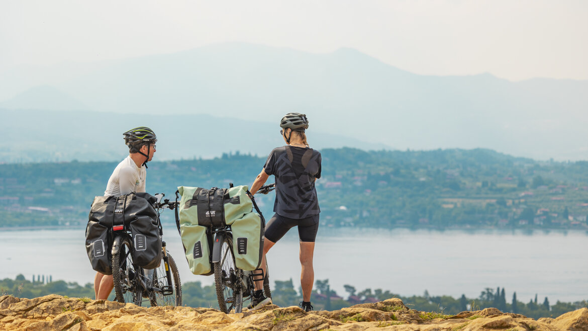 bb34496a-3e73-4776-8356-02797c9ab8a0