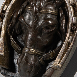 Il fermacarte a forma di ferro di cavallo Il fermacarte a forma di ferro di cavallo