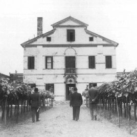 La passeggiata Bruno Lattes e amici passeggiano nell'antico brolo della villa