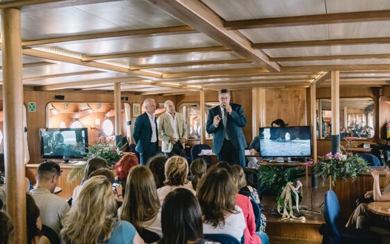 2d67a64a-96ee-42e2-925d-ba2acdf3f24a 2d67a64a-96ee-42e2-925d-ba2acdf3f24a