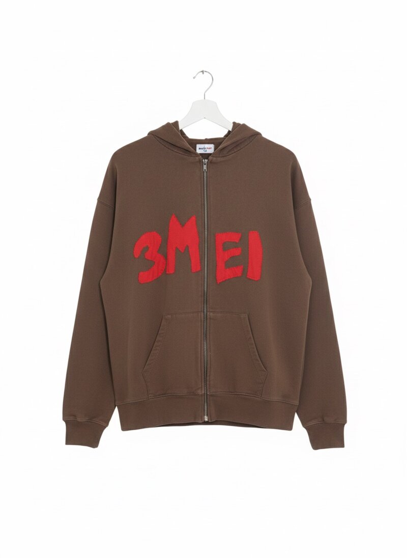 felpa-marrone-ricamo-rosso-cucito-a-mano