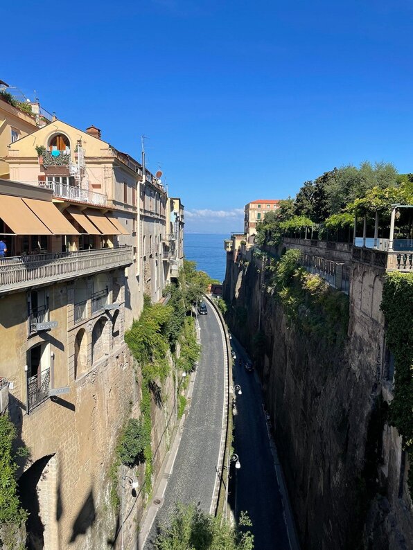 652ac4a0-9480-481b-8a12-8b4d2ba14f97