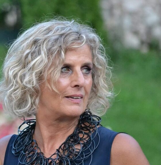 9aee1cf0-9578-49d7-9d87-45b8ffa4bc04 9aee1cf0-9578-49d7-9d87-45b8ffa4bc04