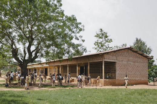 b8caef2d-6733-48c2-81ad-14ef28d70640 b8caef2d-6733-48c2-81ad-14ef28d70640