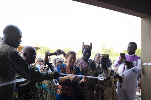 2abd15e2-df22-4d49-a74e-5a4ad7d4e5d9 2abd15e2-df22-4d49-a74e-5a4ad7d4e5d9