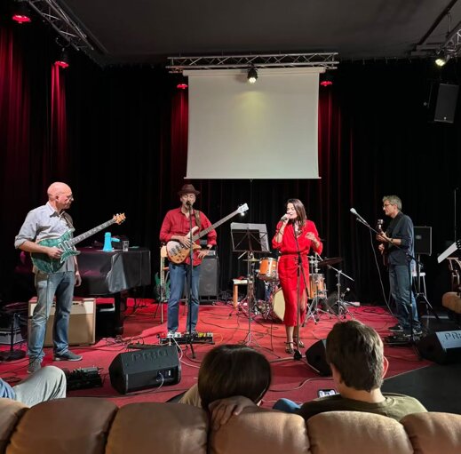 dc85f242-3d2c-4758-b91e-c697dd0b8940 dc85f242-3d2c-4758-b91e-c697dd0b8940