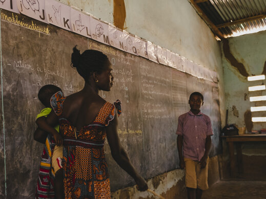 0b49f3f6-512a-4fb4-82dc-84652fecaa96 0b49f3f6-512a-4fb4-82dc-84652fecaa96