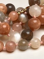 collana-con-pietra-di-luna-varie-sfumature