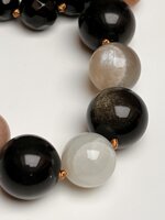 collana-con-pietre-dure-di-onice-pietra-di-luna-e-ossidiana-gold