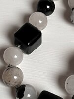 collana-con-pietre-dure-di-quarzo-e-agata