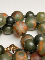 collana-con-pietre-dure-di-agata-tibetana-e-giada