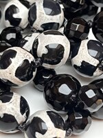 collana-con-pietre-dure-di-onice-e-pietra-tibetana