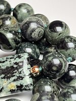 collana-con-pietre-dure-di-diaspro-kambaba