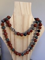 collana-con-pietre-dure-di-diaspro-rosso-e-diaspro-sanguigno