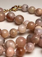 collana-con-pietre-dure-di-opale-rosa-del-peru