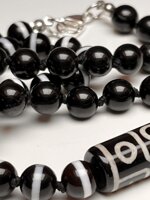 collana-con-pietre-dure-di-tormalina-nera-e-pietra-tibetana