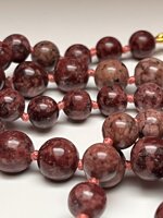 collana-con-pietre-dure-di-eudialyte