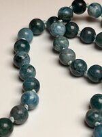 collana-con-pietre-dure-di-apatite-e-pendente