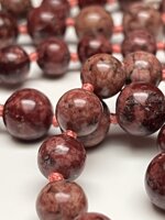 collana-con-pietre-dure-di-eudialyte