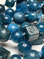 collana-con-pietre-dure-di-apatite