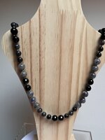 collana-con-pietre-dure-di-cordierite-e-onice