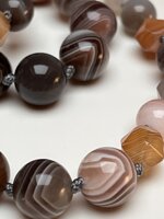 collana-con-pietre-dure-di-alta-qualita-di-agata-botswana