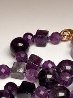 collana-con-pietre-dure-di-ametista-di-alta-qualita