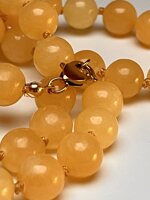 collana-con-pietre-dure-di-giada-gialla