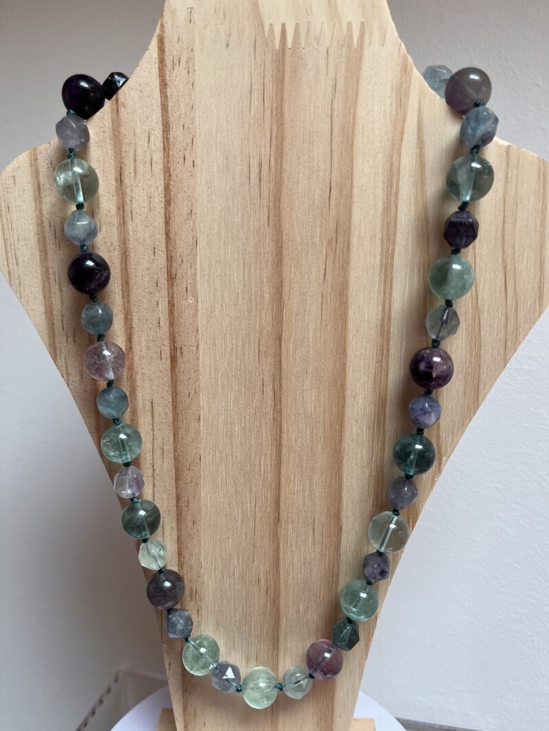 collana-con-pietre-dure-di-fluorite