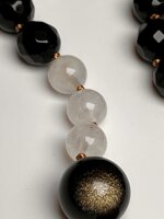 collana-con-pietre-dure-di-onice-pietra-di-luna-e-ossidiana-gold